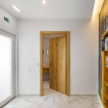 Forest - Hostel Leiria