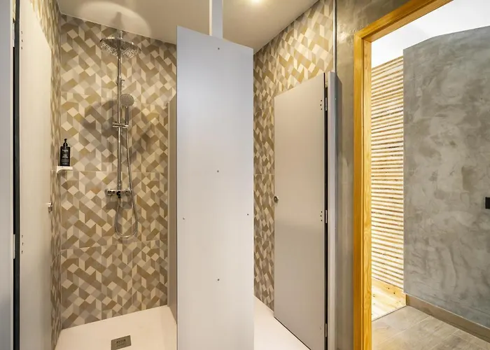 אכסניה Forest - *