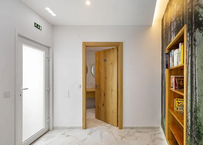 Forest - אכסניה לייריה