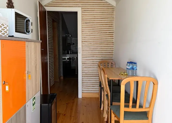 Forest - אכסניה לייריה